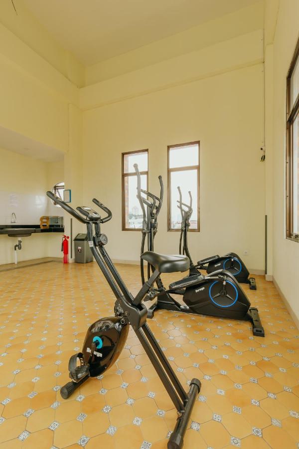 Urbanest House Slipi *