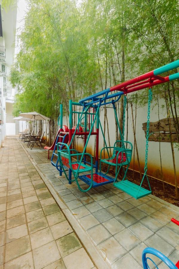 Urbanest House Slipi * Jakarta