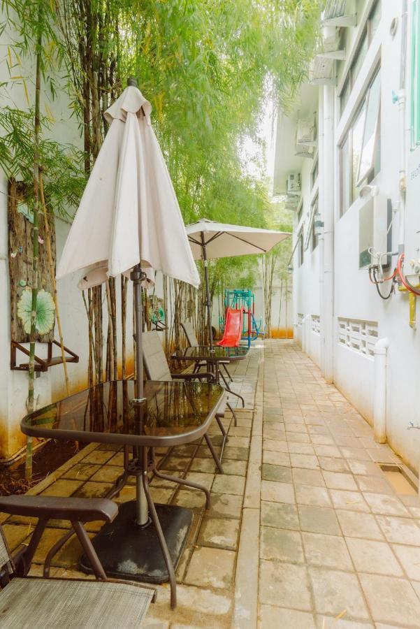 Urbanest House Slipi * Jakarta